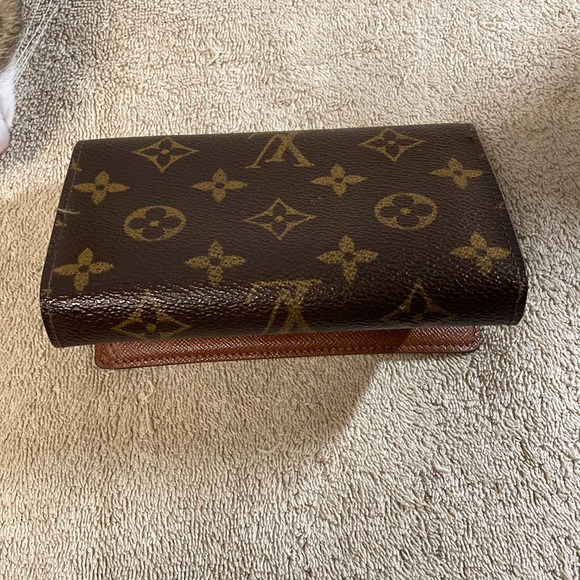 Small canvas, monogram Louis Vuitton wallet - Picture 5 of 6